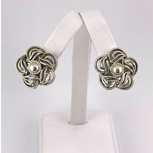 Vintage Coro‎ Signed Silver Tone Flower Clip On Earrings - Picture 1 of 6